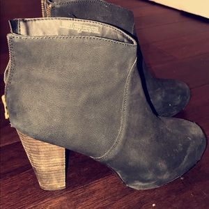 Steve Madden booties!